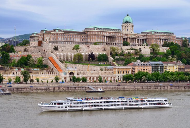 Castello di Buda - LeBisbetiche.com (Credits_Pixabay)