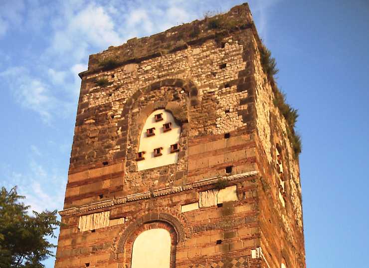 Cattedrale di Telese - LeBisbetiche.com - (Credits Wikimedia Commons)