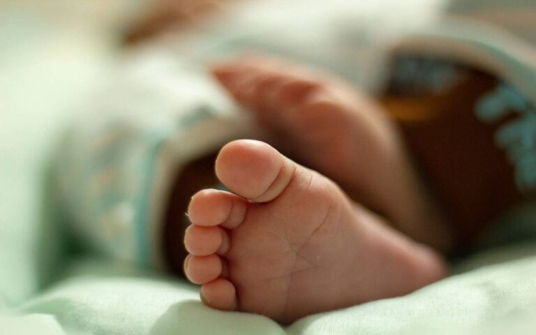 Esposizione non autorizzata dei minori - LeBisbetiche.com