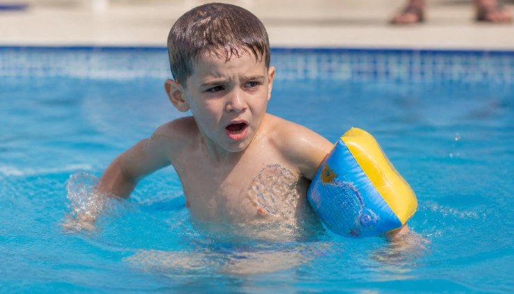 I pericoli in piscina - LeBisbetiche.com