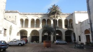 Palazzo Sanchez Sant'Arpino - LeBisbetiche.come - (Credits Wikimedia Commons)