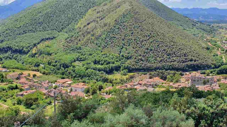 Panorama di Faicchio - LeBisbetiche.com - (Credits Wikimedia Commons)