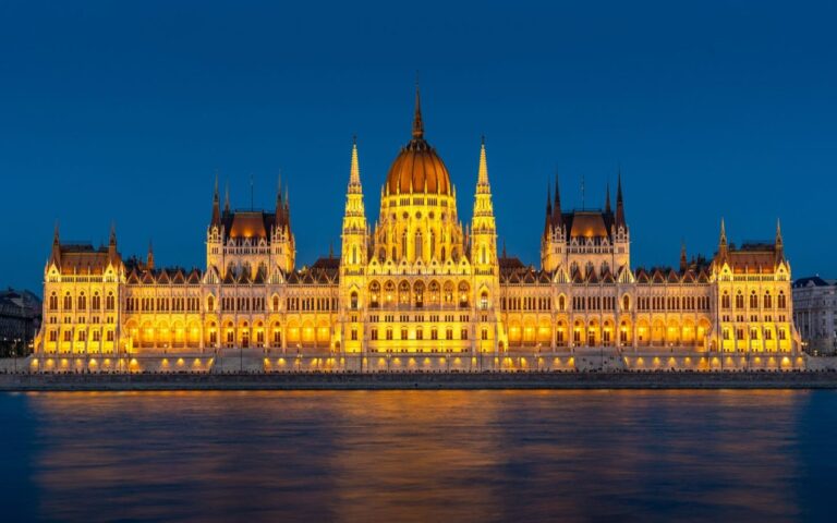 Parlamento Budapest - LeBisbetiche.com (Credits_ Pixabay)
