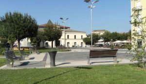 Piazza Umberto I ad Atripalda - LeBisbetiche.com - (Credits Wikimedia Commons)