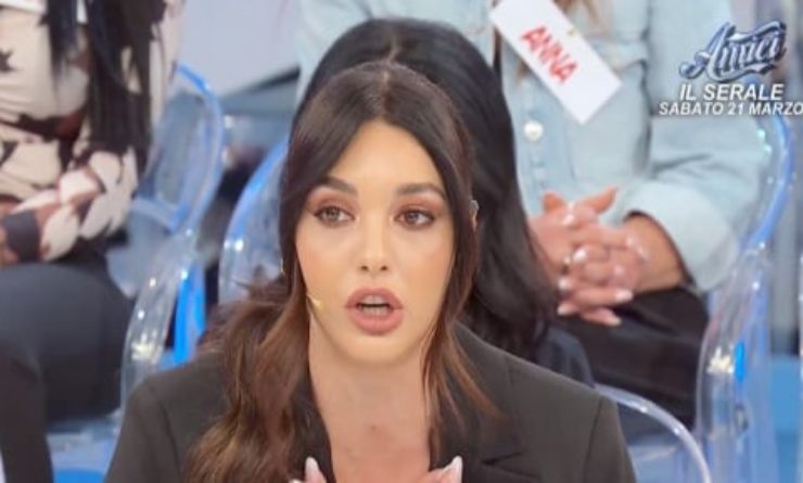 Sara Gaudenzi a Uomini e Donne - LeBisbetiche.com - (Credits_ Screenshot Mediaset Infinity)