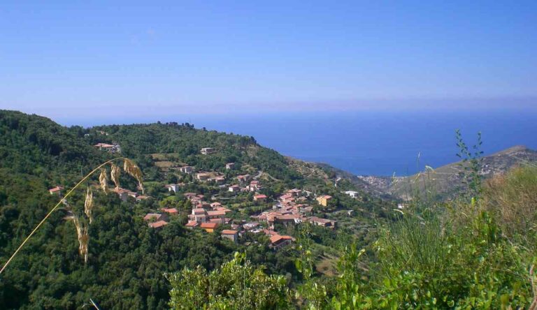 Serramezzana - LeBisbetiche.com - (Credits Wikimedia Commons)
