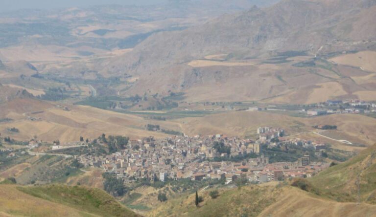 Campofranco - LeBisbetiche.com (Credits Wikimedia Commons)