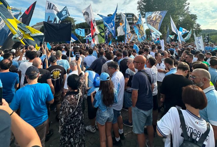 Laziali durante la manifestazione - LeBisbetiche.com