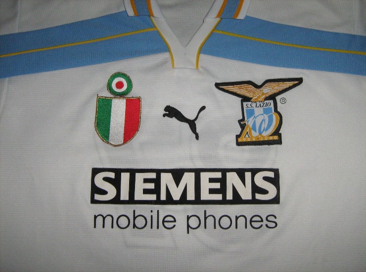 Maglia Lazio con lo scudetto - LeBisbetiche.com